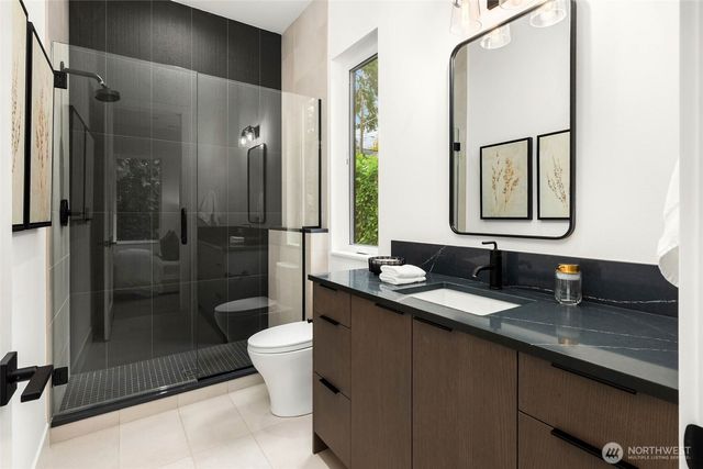 10620 NE 28th Place, Bellevue, WA 98004