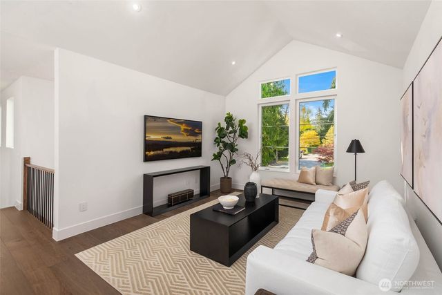 10620 NE 28th Place, Bellevue, WA 98004