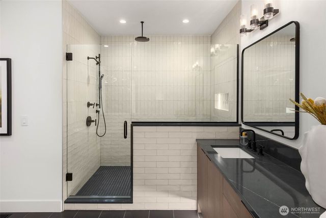 10620 NE 28th Place, Bellevue, WA 98004