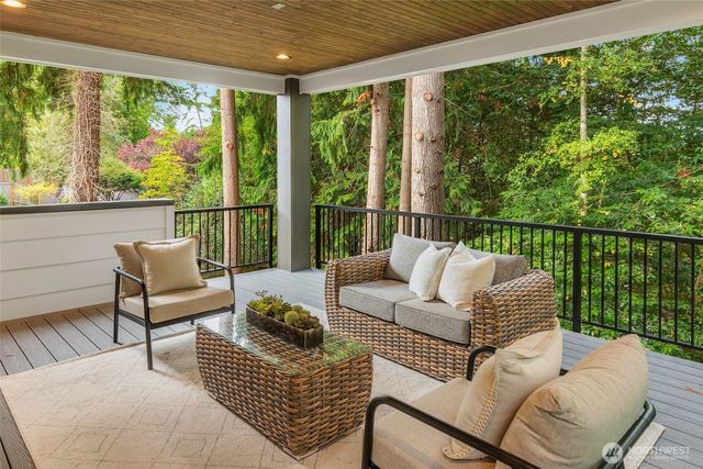 10620 NE 28th Place, Bellevue, WA 98004