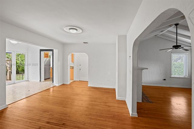 410 Minorca Ave, Coral Gables, FL 33134