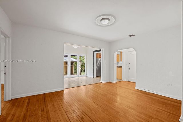 410 Minorca Ave, Coral Gables, FL 33134