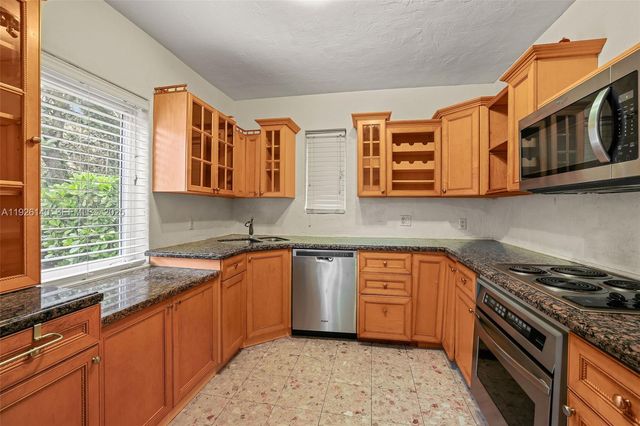 410 Minorca Ave, Coral Gables, FL 33134