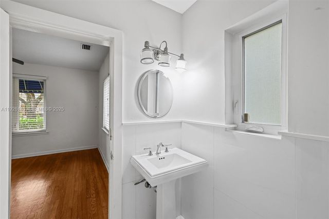 410 Minorca Ave, Coral Gables, FL 33134