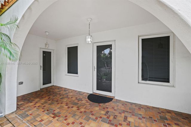 410 Minorca Ave, Coral Gables, FL 33134