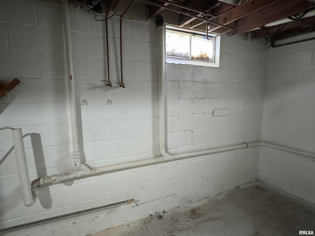 1115 S 9th Street, Pekin, IL 61554