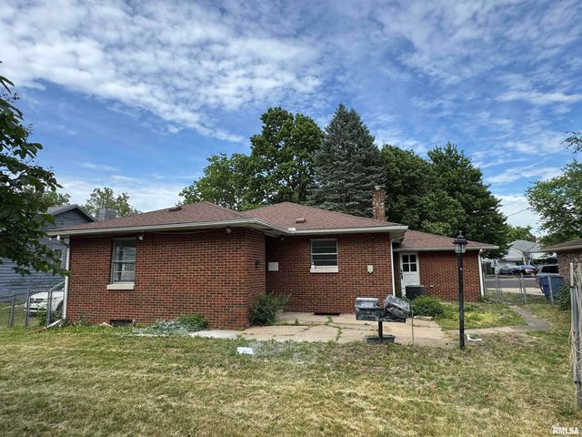 1115 S 9th Street, Pekin, IL 61554