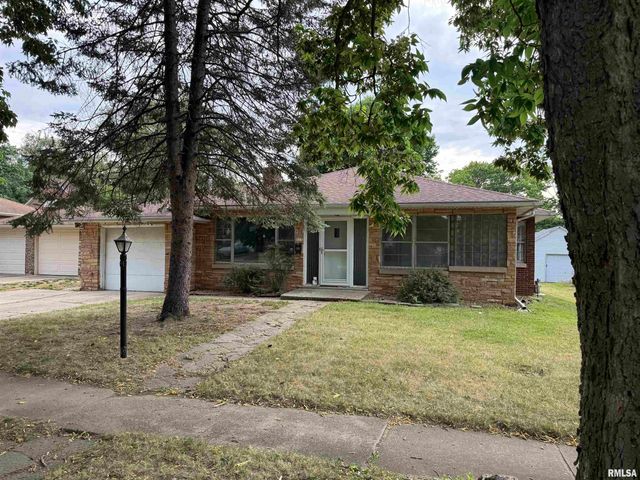 1115 S 9th Street, Pekin, IL 61554