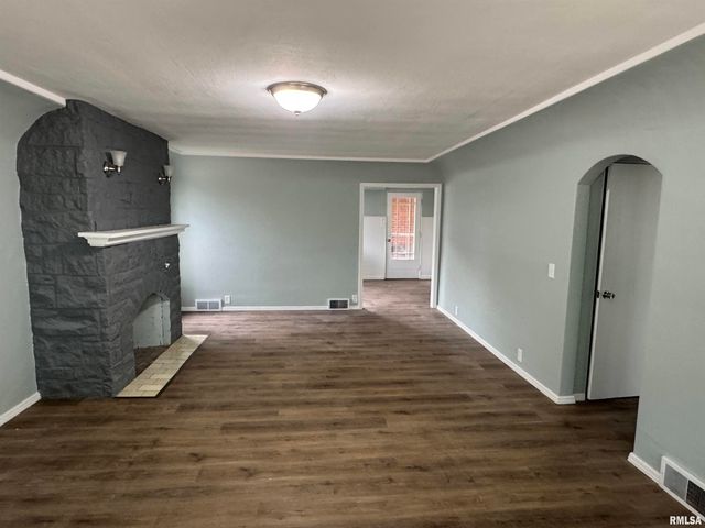 1115 S 9th Street, Pekin, IL 61554