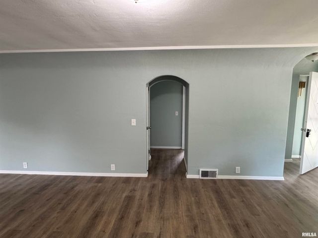1115 S 9th Street, Pekin, IL 61554