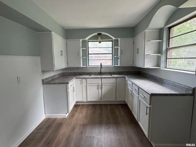 1115 S 9th Street, Pekin, IL 61554