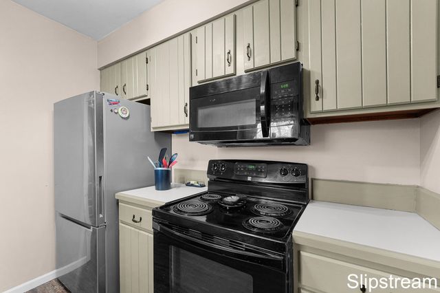 1442 Kendall Street SE, Grand Rapids, MI 49508