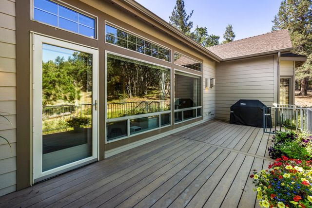 9507 Kestrel Road, Klamath Falls, OR 97601