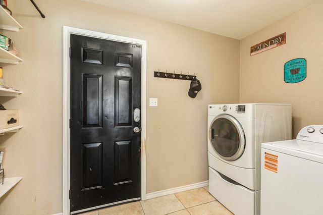 155 Silverbell Circle, Lake Jackson, TX 77566