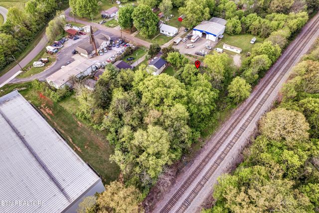 1018 Cedarwood St, Knoxville, TN 37914