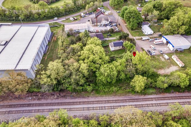 1018 Cedarwood St, Knoxville, TN 37914