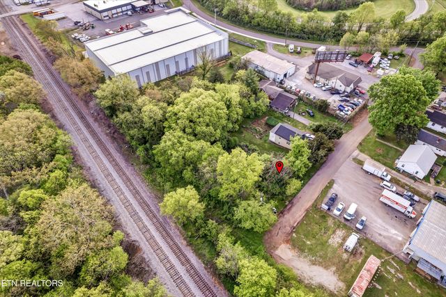 1018 Cedarwood St, Knoxville, TN 37914