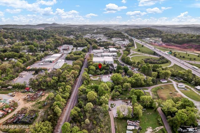 1018 Cedarwood St, Knoxville, TN 37914