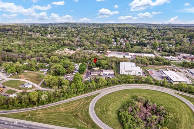 1018 Cedarwood St, Knoxville, TN 37914