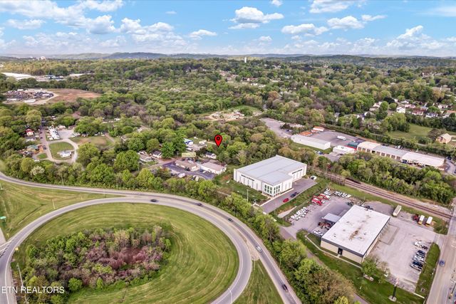 1018 Cedarwood St, Knoxville, TN 37914