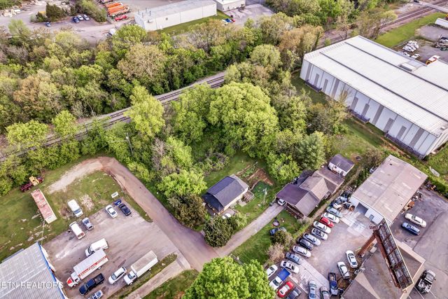 1018 Cedarwood St, Knoxville, TN 37914