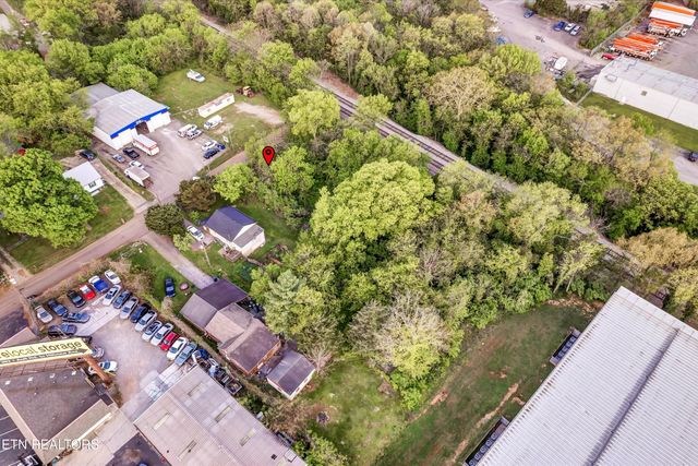 1018 Cedarwood St, Knoxville, TN 37914