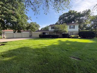 809 Mcclaran Avenue, Aurora, IL 60506
