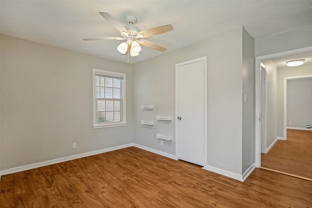 346 Lorna Street, Burleson, TX 76028