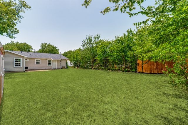 346 Lorna Street, Burleson, TX 76028