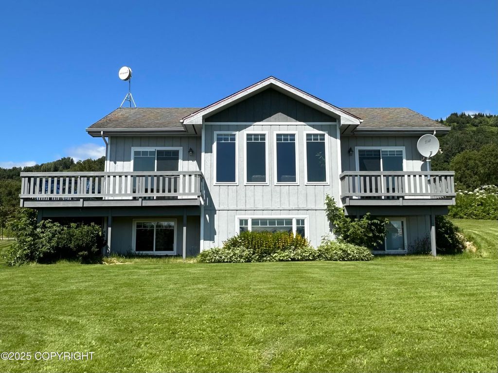41376 Crested Crane Street, Homer, AK 99603
