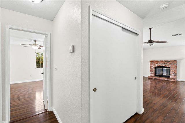 1332 Bluejay Way, Modesto, CA 95351