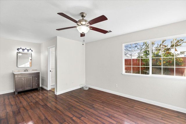 1332 Bluejay Way, Modesto, CA 95351