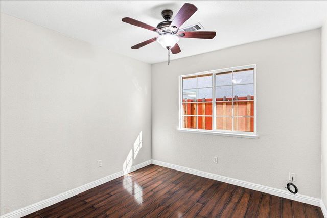 1332 Bluejay Way, Modesto, CA 95351