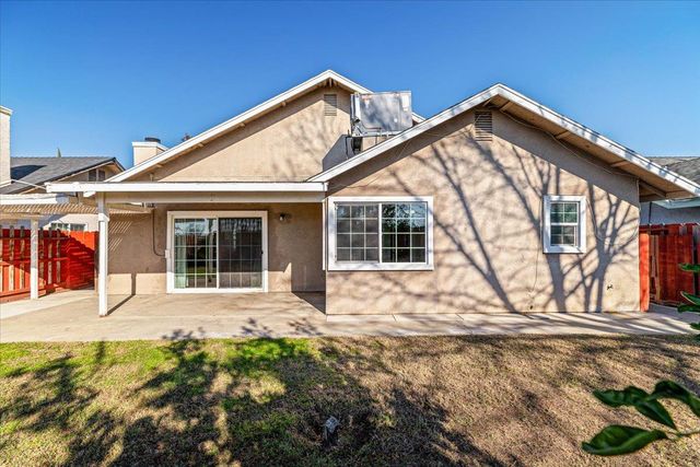 1332 Bluejay Way, Modesto, CA 95351