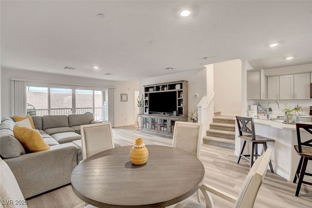 2755 Atomic Tangerine Way 3, Las Vegas, NV 89183