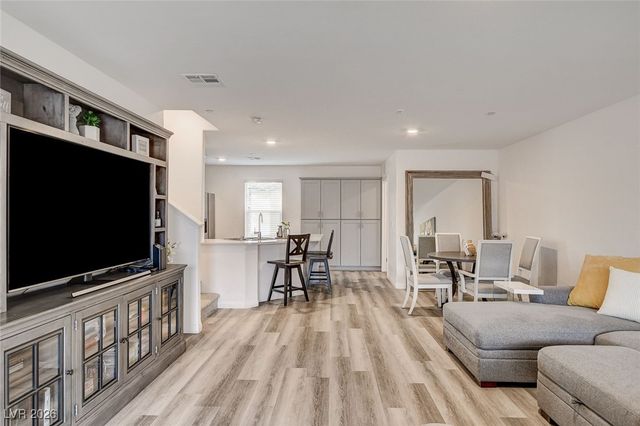 2755 Atomic Tangerine Way 3, Las Vegas, NV 89183