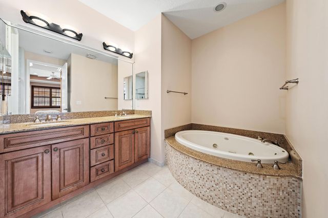 5013 W Vine Cliff Way W W, Palm Beach Gardens, FL 33418