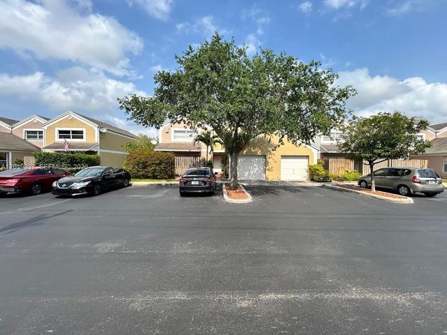 1325 NW 124th Ave 1325, Pembroke Pines, FL 33026