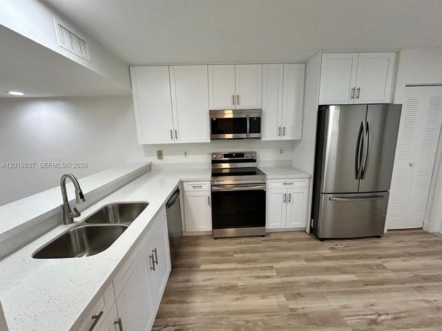 1325 NW 124th Ave 1325, Pembroke Pines, FL 33026