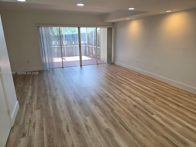 1325 NW 124th Ave 1325, Pembroke Pines, FL 33026