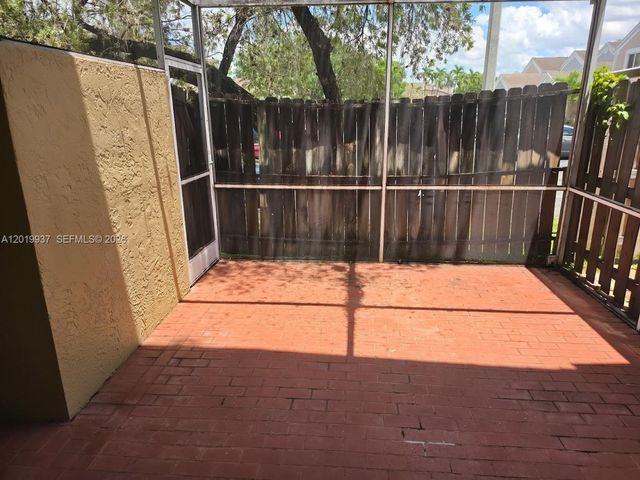 1325 NW 124th Ave 1325, Pembroke Pines, FL 33026