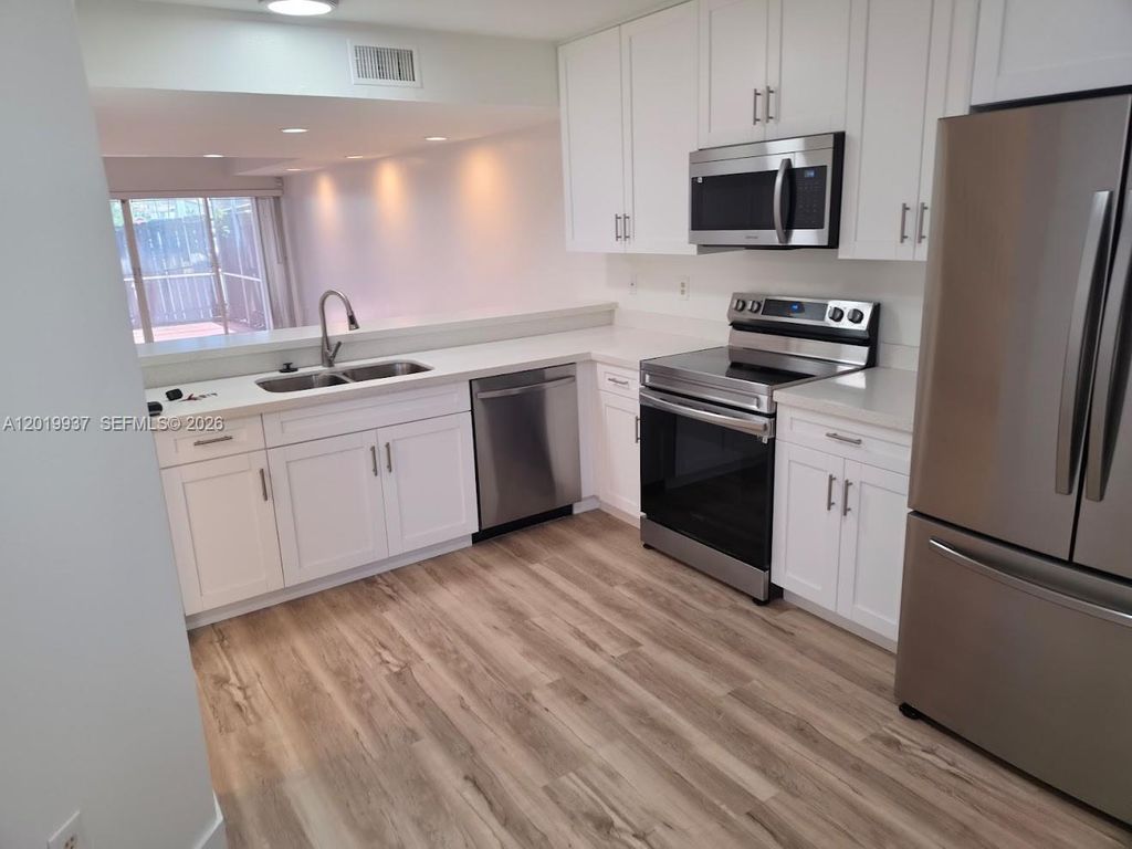 1325 NW 124th Ave 1325, Pembroke Pines, FL 33026