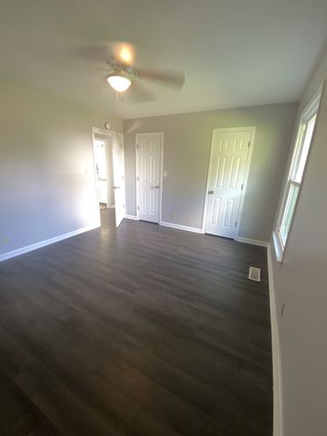 2301 Sherwood Hills Ct, Clarksville, TN 37042