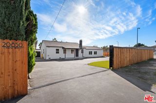 20850 Chase Street, Winnetka, CA 91306