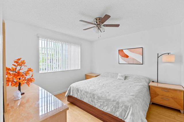 1000 Crestwood Ct Court S 1013, Royal Palm Beach, FL 33411