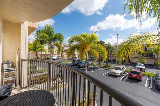 1000 Crestwood Ct Court S 1013, Royal Palm Beach, FL 33411