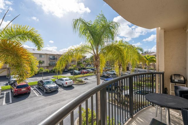 1000 Crestwood Ct Court S 1013, Royal Palm Beach, FL 33411