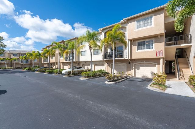 1000 Crestwood Ct Court S 1013, Royal Palm Beach, FL 33411