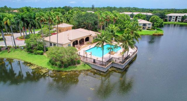 1000 Crestwood Ct Court S 1013, Royal Palm Beach, FL 33411