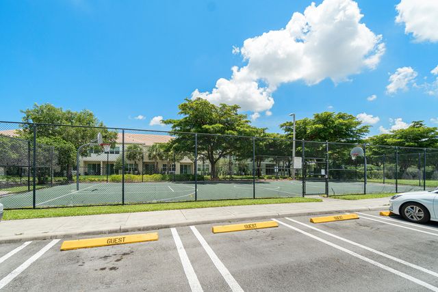 1000 Crestwood Ct Court S 1013, Royal Palm Beach, FL 33411